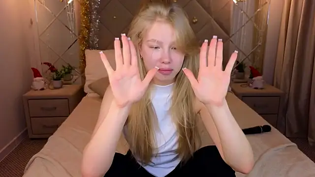 Snapshot of Sarra_Cooper chatting on January 14, 2025, 7:17 am Sarra Cooper online show from January 14, 2025, 7:17 am