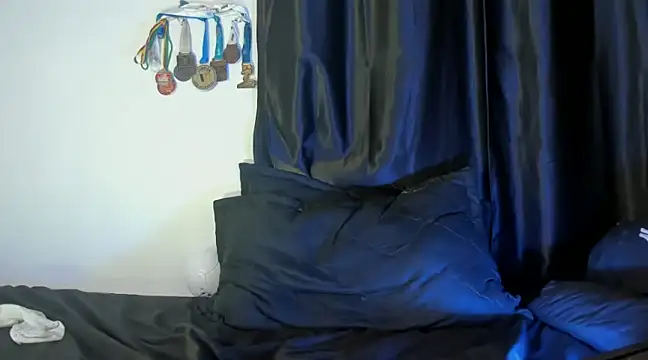 zyongracia online show from December 18, 2024, 4:09 am