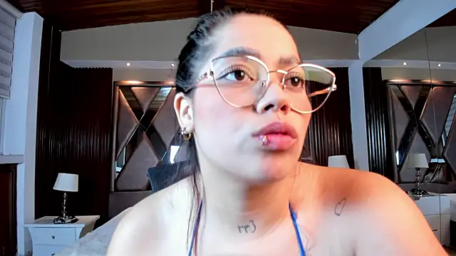 Melisa Soto online show from April 21, 2026, 1:42 am