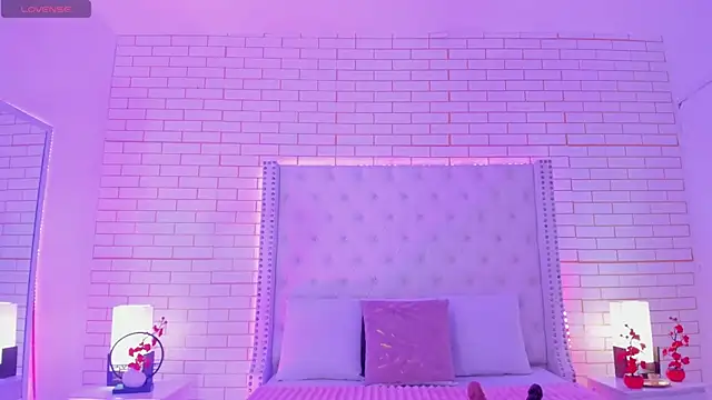 Coco Balenciaga  online show from April 4, 2026, 11:40 am