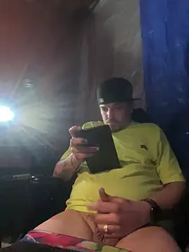 Snapshot of joeycbigcock chatting on March 19, 2025, 12:48 am joeycbigcock online show from March 19, 2025, 12:48 am