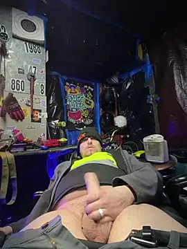 Snapshot of joeycbigcock chatting on February 14, 2026, 12:29 am joeycbigcock online show from February 14, 2026, 12:29 am