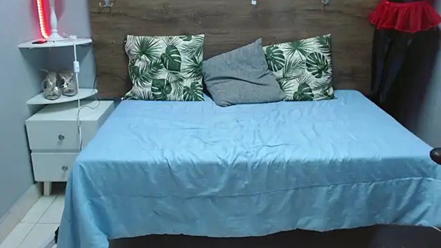 Snapshot of Hunter_Ignis chatting on March 9, 2025, 3:01 am Hunter Ignis online show from March 9, 2025, 3:01 am