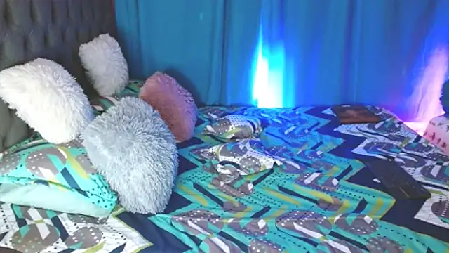 Kerly Lopez online show from April 9, 2026, 5:29 pm