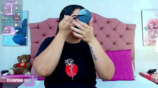 ThyaraJhons online show from November 28, 2025, 12:08 pm