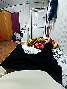 Snapshot of Expt112233 chatting on January 13, 2026, 7:41 pm Expt112233 online show from January 13, 2026, 7:41 pm