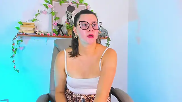 Chanelll Taylorr  online show from March 7, 2026, 12:57 pm