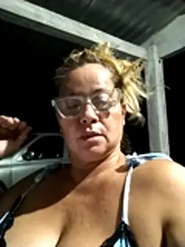 natally ross21 online show from April 8, 2026, 2:33 am