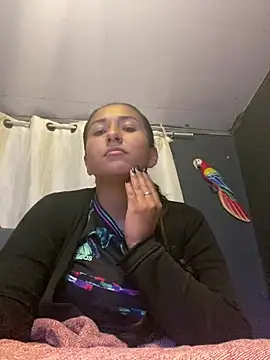 luna asss online show from April 29, 2026, 2:15 am