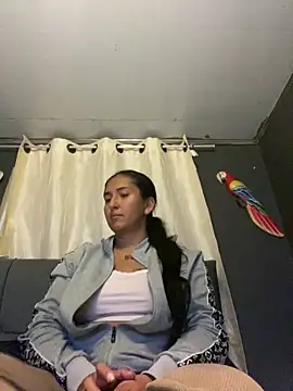 luna asss online show from May 14, 2026, 3:24 am