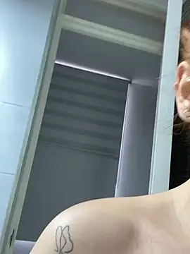 SamanthaKlein  online show from December 28, 2024, 7:43 pm