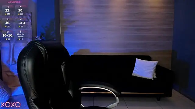 SamanthaKlein  online show from October 23, 2025, 4:12 am