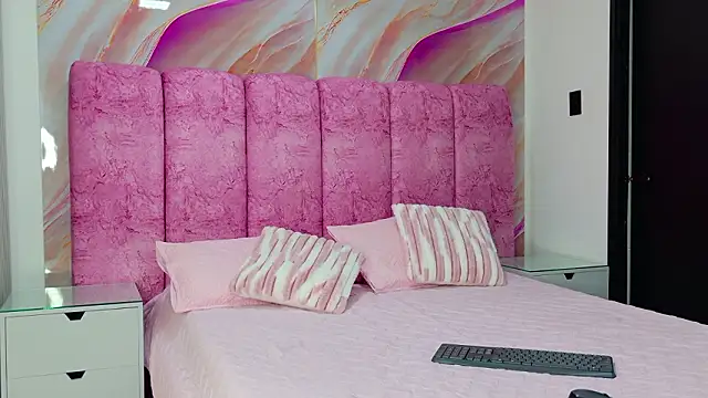 kendal rossi online show from February 18, 2026, 12:01 pm