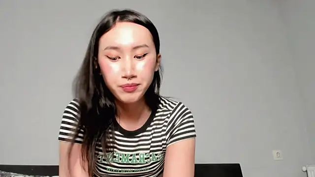 Snapshot of asian_kiya chatting on November 27, 2025, 10:17 am asian kiya online show from November 27, 2025, 10:17 am