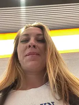 Sweet   Emily online show from March 21, 2025, 1:23 pm