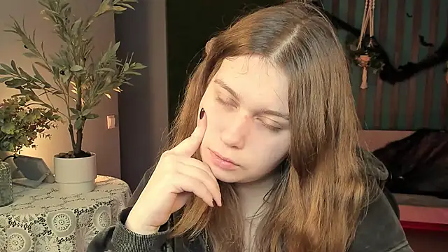 FioraMarmoris online show from October 25, 2025, 5:15 am