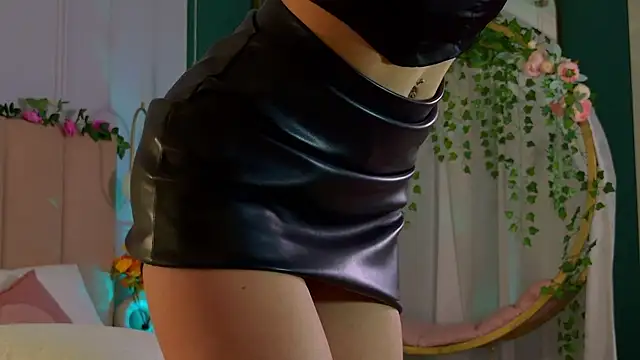 Eva Natsumi online show from December 5, 2024, 9:06 am