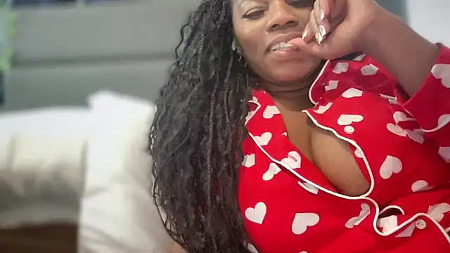 Snapshot of selena42 chatting on February 10, 2026, 4:05 am selena42 online show from February 10, 2026, 4:05 am