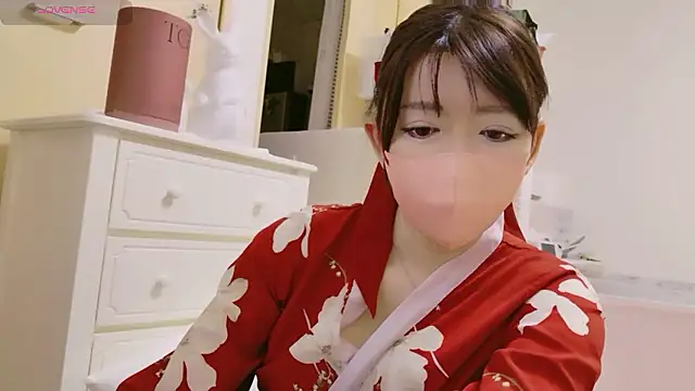 Snapshot of maii- chatting on January 18, 2026, 12:03 am maii- online show from January 18, 2026, 12:03 am