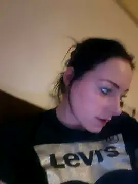 Snapshot of Jasmin-White chatting on December 8, 2024, 4:50 pm Jasmin-White online show from December 8, 2024, 4:50 pm