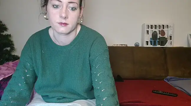 Snapshot of Jasmin-White chatting on January 2, 2025, 11:27 pm Jasmin-White online show from January 2, 2025, 11:27 pm