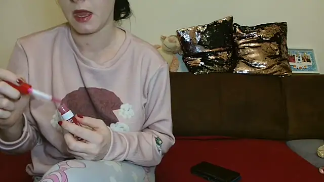 Snapshot of Jasmin-White chatting on February 19, 2025, 8:20 pm Jasmin-White online show from February 19, 2025, 8:20 pm