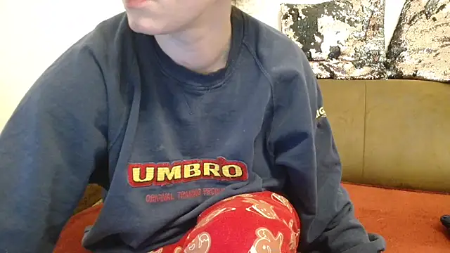 Snapshot of Jasmin-White chatting on March 6, 2025, 7:43 pm Jasmin-White online show from March 6, 2025, 7:43 pm