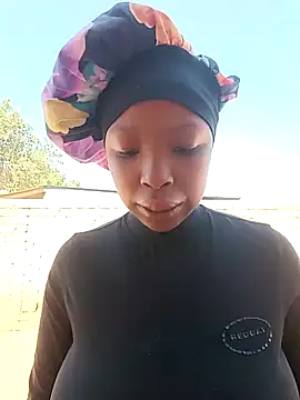 Snapshot of Mayo01_ chatting on December 2, 2024, 7:25 am Mayo01 online show from December 2, 2024, 7:25 am