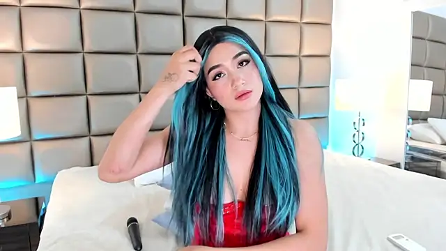 AnnyHizzle online show from March 18, 2025, 3:31 am