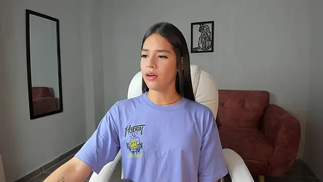 Alice23jones online show from February 13, 2025, 3:03 pm