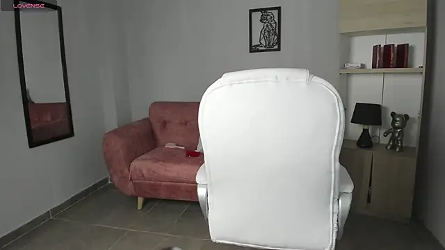 Alice23jones online show from September 11, 2025, 3:12 pm