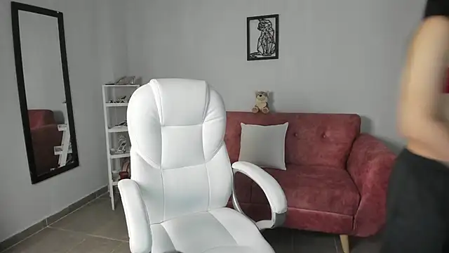 Alice23jones online show from October 3, 2025, 4:15 pm