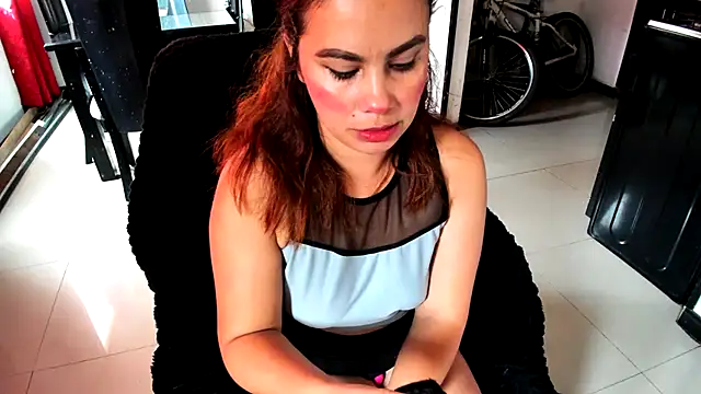 Snapshot of gigi_stephans chatting on February 20, 2025, 6:35 pm gigi stephans online show from February 20, 2025, 6:35 pm