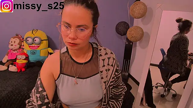 Snapshot of gigi_stephans chatting on September 16, 2025, 1:28 am gigi stephans online show from September 16, 2025, 1:28 am