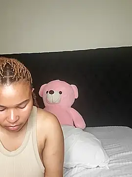 R-thequeen online show from February 25, 2026, 12:15 pm