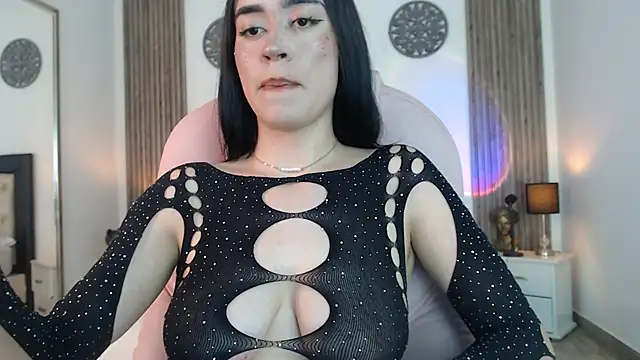 Julieta De Los Angeles online show from December 31, 2024, 8:45 pm