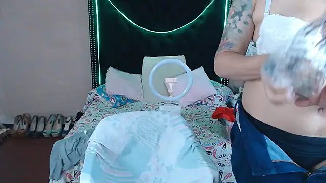 Snapshot of VioletaaaSlave chatting on March 7, 2026, 11:07 am VioletaaaSlave online show from March 7, 2026, 11:07 am