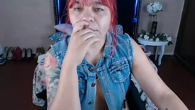 Snapshot of VioletaaaSlave chatting on April 3, 2026, 12:36 pm VioletaaaSlave online show from April 3, 2026, 12:36 pm