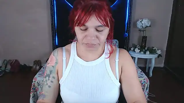 Snapshot of VioletaaaSlave chatting on April 15, 2026, 11:17 am VioletaaaSlave online show from April 15, 2026, 11:17 am