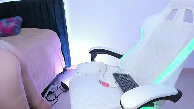 Snapshot of liaqueen610 chatting on January 13, 2025, 3:01 am liaqueen610 online show from January 13, 2025, 3:01 am