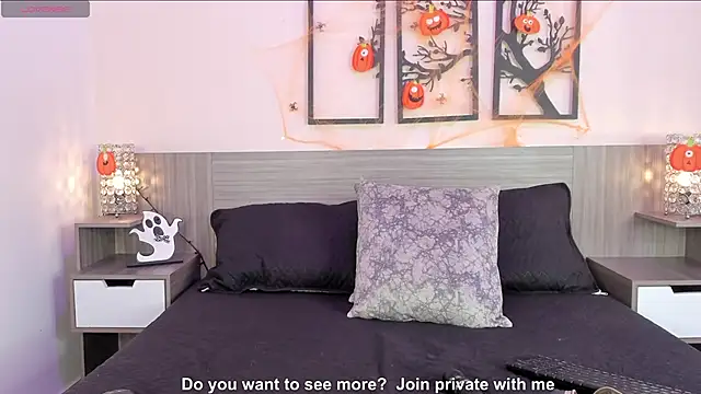 SkinnyFoxy online show from October 16, 2025, 8:10 pm