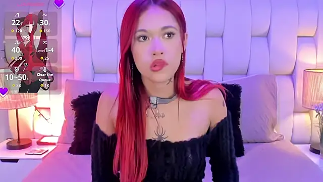 SkinnyFoxy online show from January 6, 2026, 9:29 pm