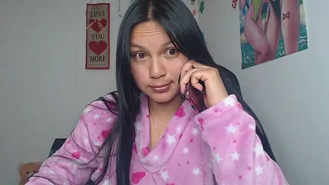 Snapshot of Zafiroweb09 chatting on December 31, 2024, 12:25 pm Zafiroweb09 online show from December 31, 2024, 12:25 pm