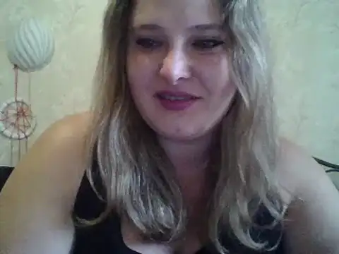 ParisMimi online show from October 17, 2025, 9:34 am