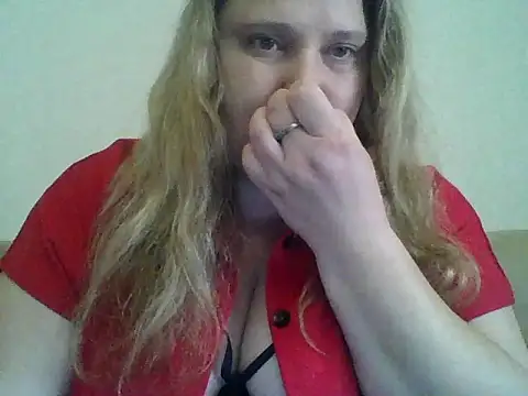 ParisMimi online show from April 22, 2026, 10:39 am