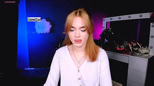 liana kisses online show from February 17, 2025, 11:13 am