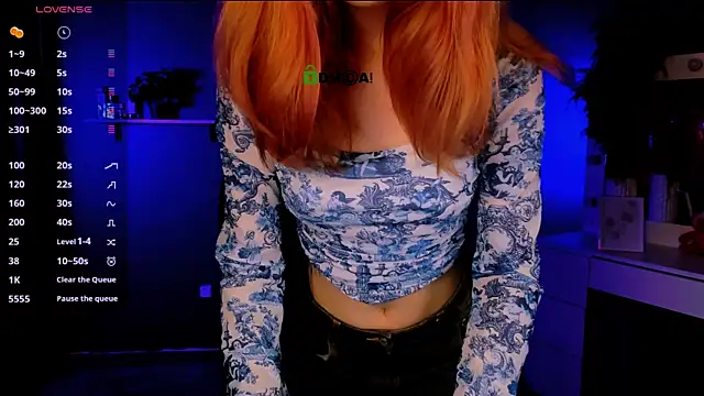 liana kisses online show from October 8, 2025, 12:58 pm