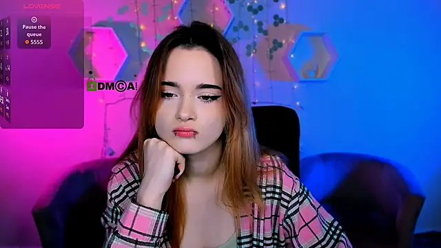 liana kisses online show from November 15, 2025, 8:16 pm