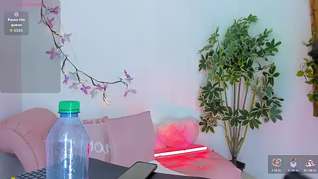 BarbaraKnox  online show from October 22, 2025, 12:00 am