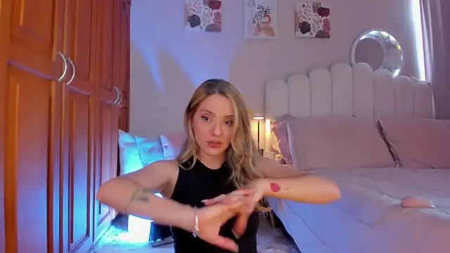 martinaaricci online show from March 3, 2026, 4:46 pm